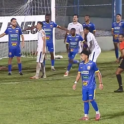 Alvianil chegou com perigo muitas vezes, mas não conseguiu marcar