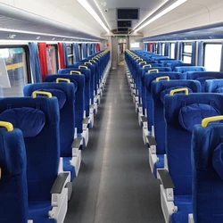 Manifestantes realizam protesto, ocupando a linha férrea em Tumiritinga (MG), e interrompem circulação do trem de passageiros entre Espírito Santo e Minas Gerais