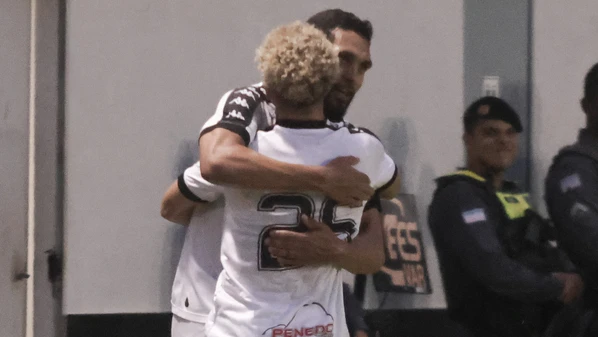 Capa-Preta faz jogo seguro e supera o Capixaba com gols de Thainler e Gui Mendes, na reestreia do técnico Rodrigo César