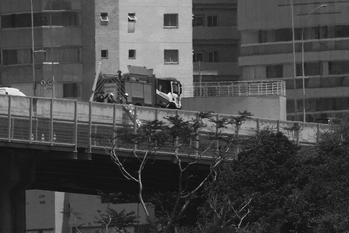 Acidente na Terceira Ponte deixa um motociclista morto