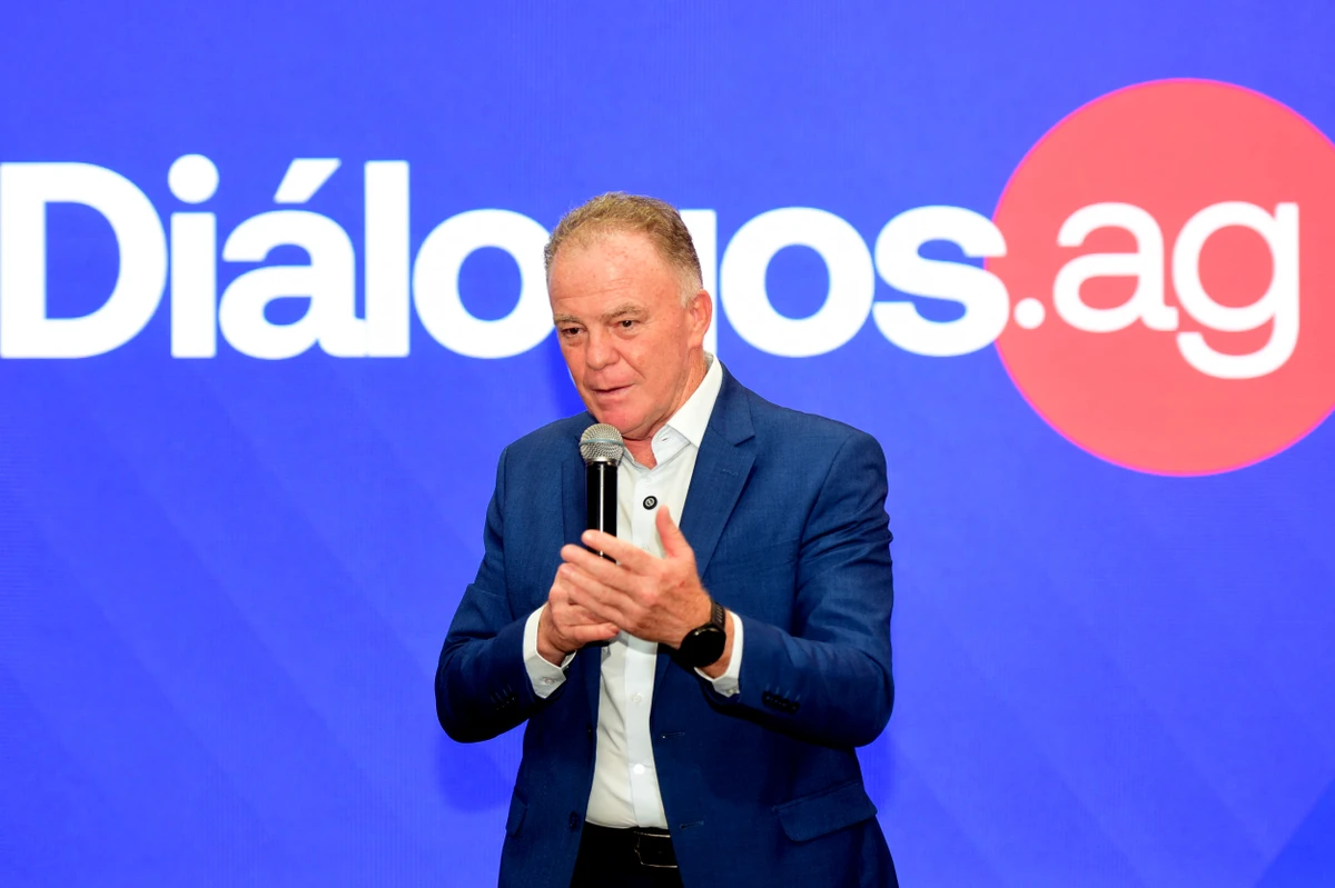 O governador Renato Casagrande durante o evento Diálogos.ag por Carlos Alberto Silva