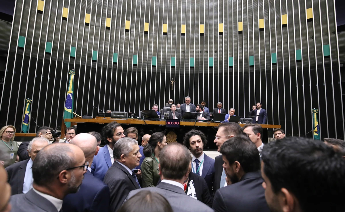 Discussão e votação de propostas na Câmara dos Deputados