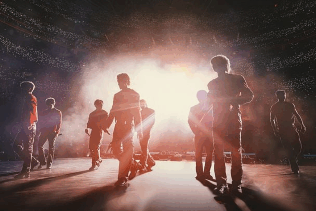 “Stray Kids: The dominATE Experience” é um filme que mostra a vida e os bastidores dos oito integrantes de um dos maiores grupos de K-pop (Imagem: Reprodução digital | Universal Pictures)