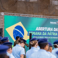 Mães e alunas acusaram monitor militar de tocar partes do corpo de meninas entre 11 e 13 anos. Ele foi desligado do programa quase dois anos após a denúncia. Caso está em sigilo e nunca veio a público