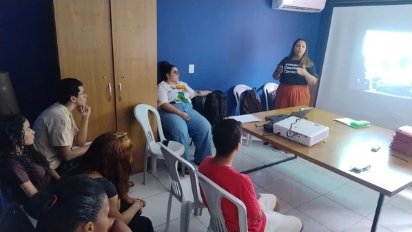 Oportunidades são voltadas para quem tem entre 15 e 29 anos; atendimento aos candidatos ocorre até 27 fevereiro, em cinco Centros de Referência das Juventudes