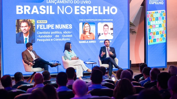 Empresários e líderes políticos estiveram no evento para o lançamento do livro do cientista político Felipe Nunes no Espírito Santo; pesquisa foi realizada a partir de quase 10 mil entrevistas em 340 municípios brasileiros