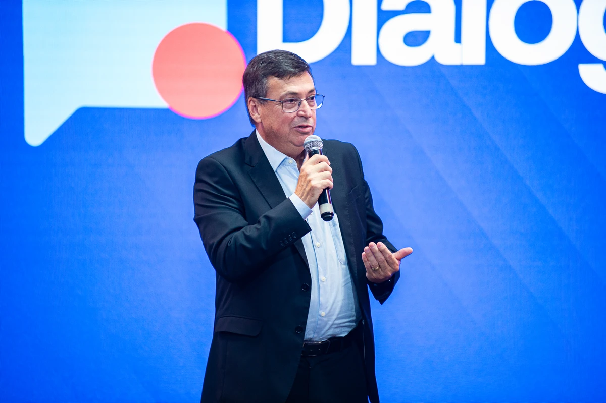 Diálogos - Brasil no Espelho