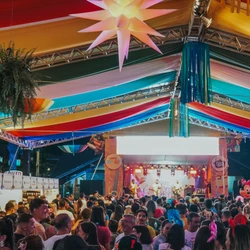 Confira a programação gratuita do festival Santo Boteco, que garante a folia na Cidade dos Colibris entre 13 e 17 de fevereiro