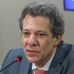 Ministro da Fazenda defende que gestão anterior tentou inviabilizar governo Lula pelo estrangulamento do orçamento