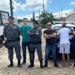 O homem confessou o crime e a relatou que foi traído pelo companheiro; contra ele também havia um mando de prisão em aberto por crimes contra a dignidade sexual