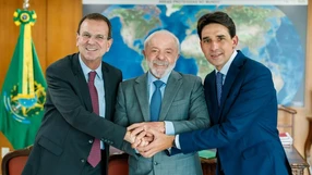 Prefeito do Rio de Janeiro voltou a cobrar do governo federal que operações no aeroporto do Centro do Rio sigam limitadas, o que impacta o Espírito Santo