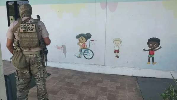 Segundo a PF, ele foi identificado após buscas ativas em locais suspeitos de veiculação de conteúdo sexual infantil