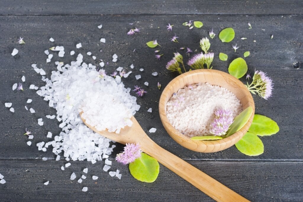 Banhos energéticos após o Carnaval ajudam a acalmar o campo emocional (Imagem: images72 | Shutterstock)
