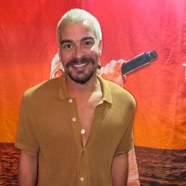 Imagem - Thiago Martins agita o público no Camarote Vix e fala do carinho pelo ES