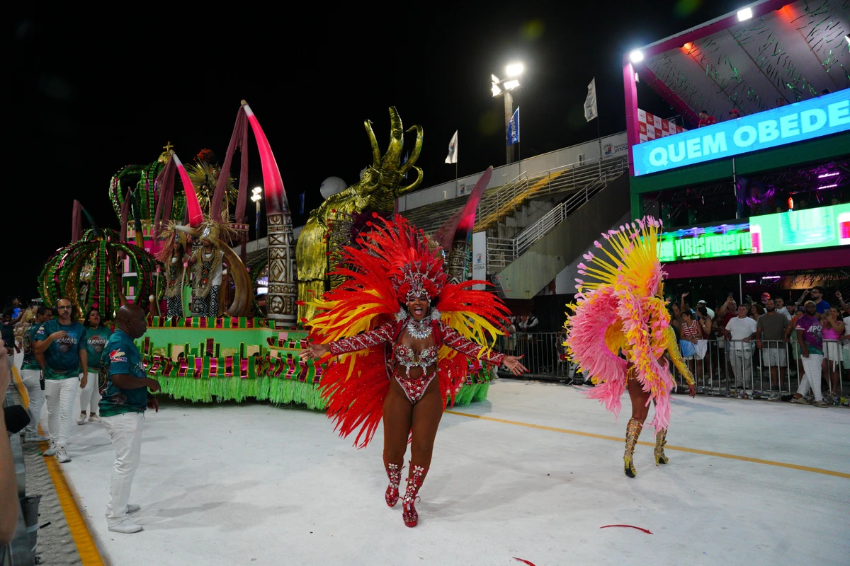 Confira o desfile da Imperatriz do Forte no Carnaval 2026 por Fernando Madeira