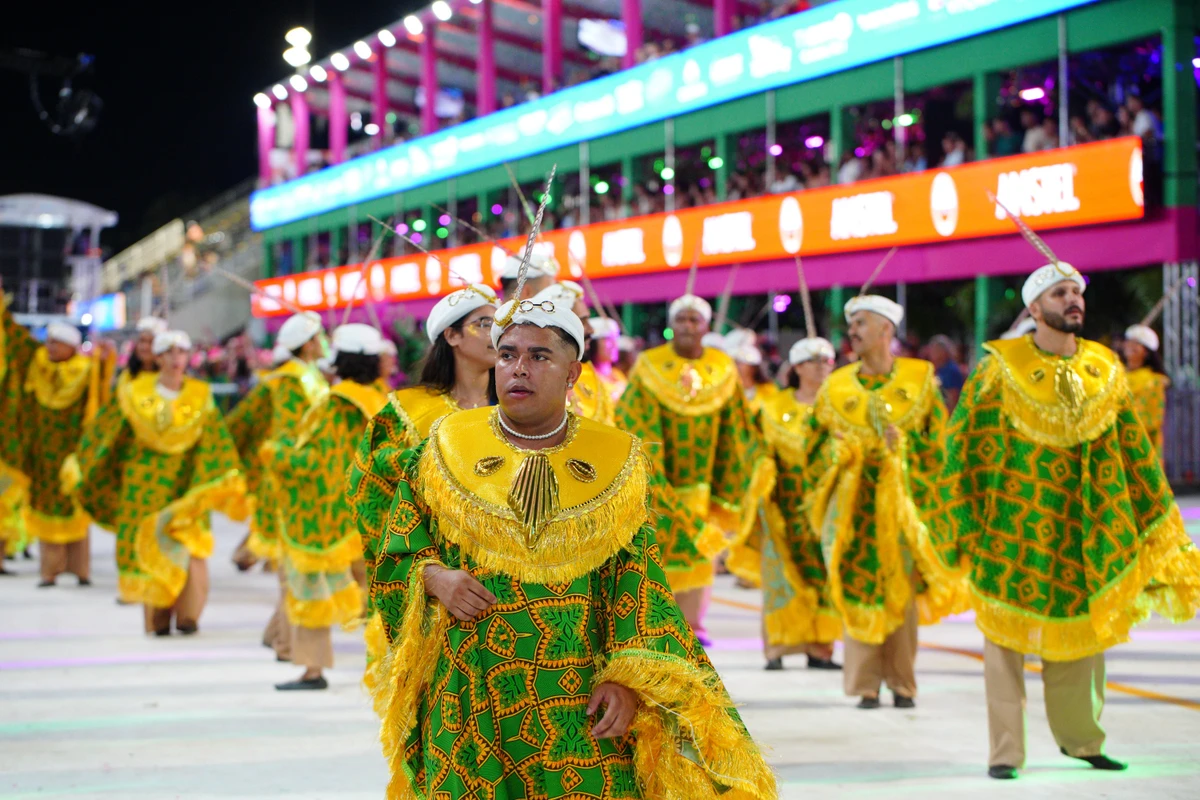 Confira o desfile da Imperatriz do Forte no Carnaval 2026 por Fernando Madeira