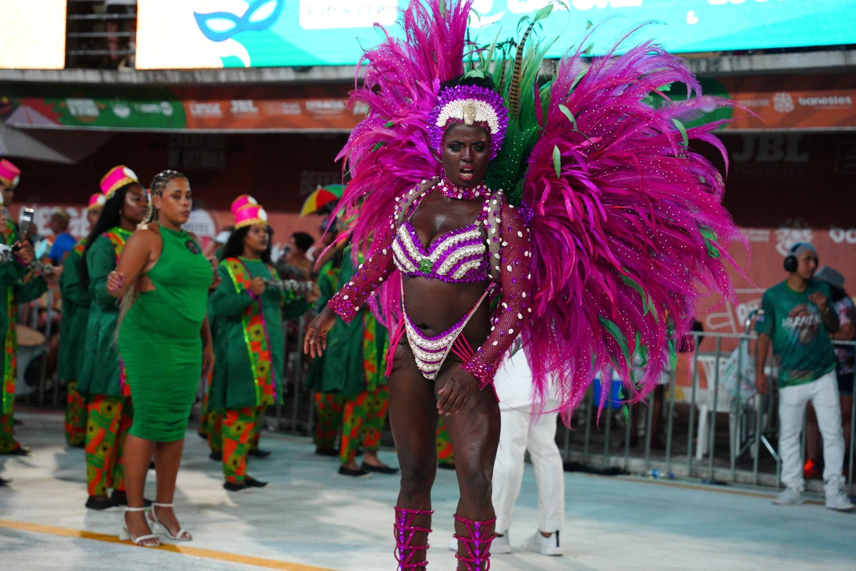 Confira o desfile da Imperatriz do Forte no Carnaval 2026 por Fernando Madeira