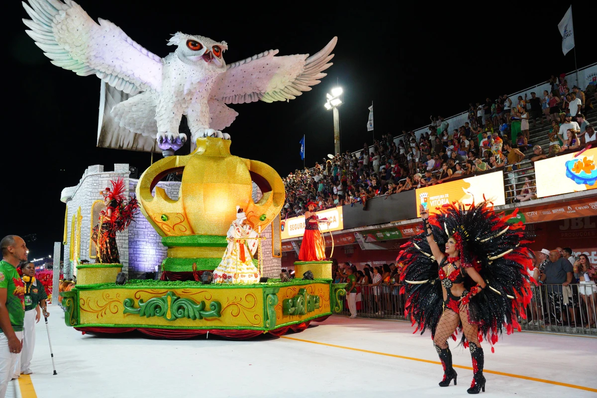 Confira o desfile da Jucutuquara no Carnaval 2026 por Fernando Madeira