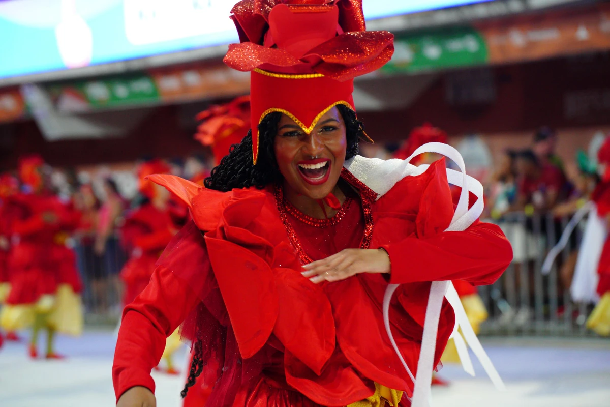 Confira o desfile da Jucutuquara no Carnaval 2026 por Fernando Madeira