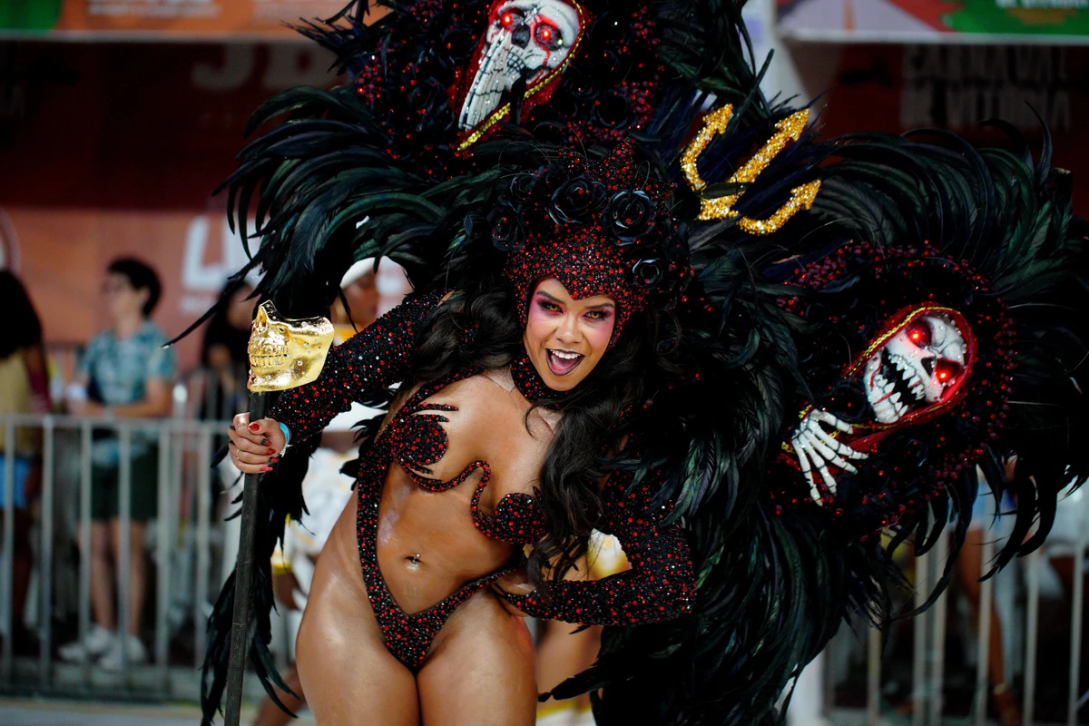 Confira o desfile da Jucutuquara no Carnaval 2026 por Fernando Madeira