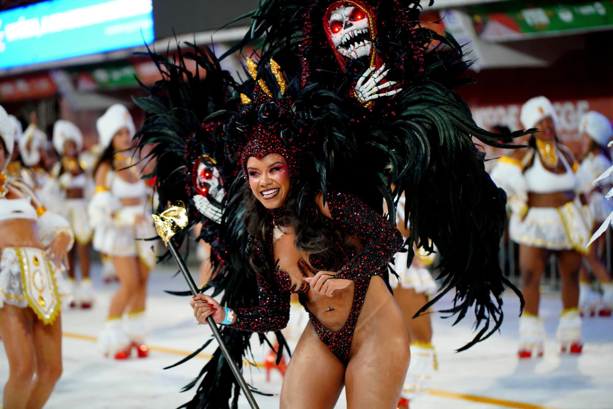 Confira o desfile da Jucutuquara no Carnaval 2026 por Fernando Madeira