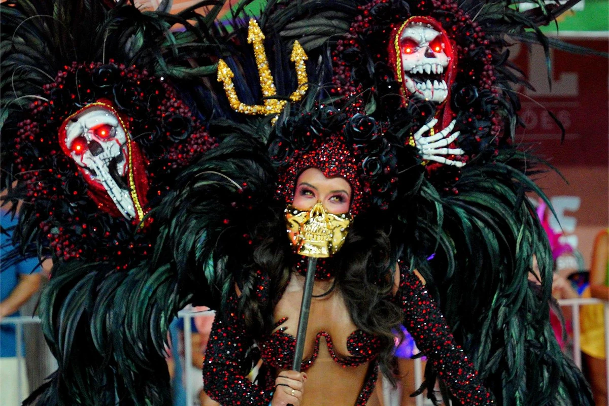 Confira o desfile da Jucutuquara no Carnaval 2026 por Fernando Madeira