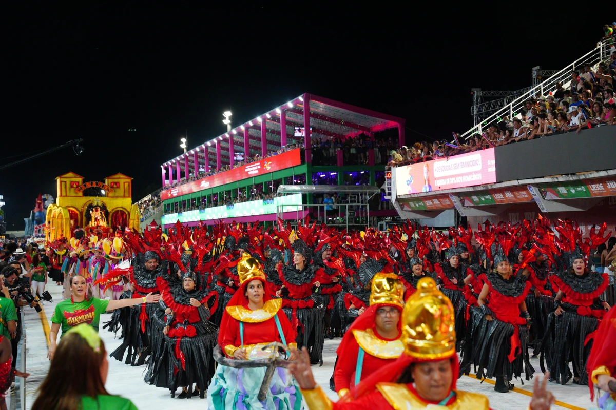 Confira o desfile da Jucutuquara no Carnaval 2026 por Fernando Madeira