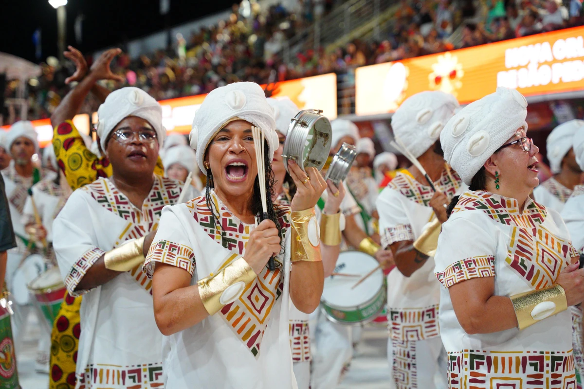 Confira o desfile da Jucutuquara no Carnaval 2026 por Fernando Madeira