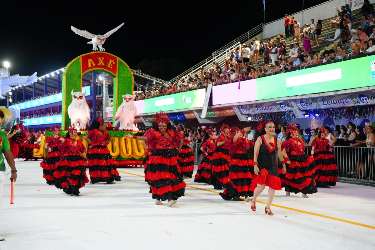 Confira o desfile da Jucutuquara no Carnaval 2026 por Fernando Madeira