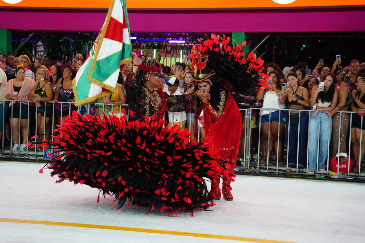 Confira o desfile da Jucutuquara no Carnaval 2026 por Fernando Madeira