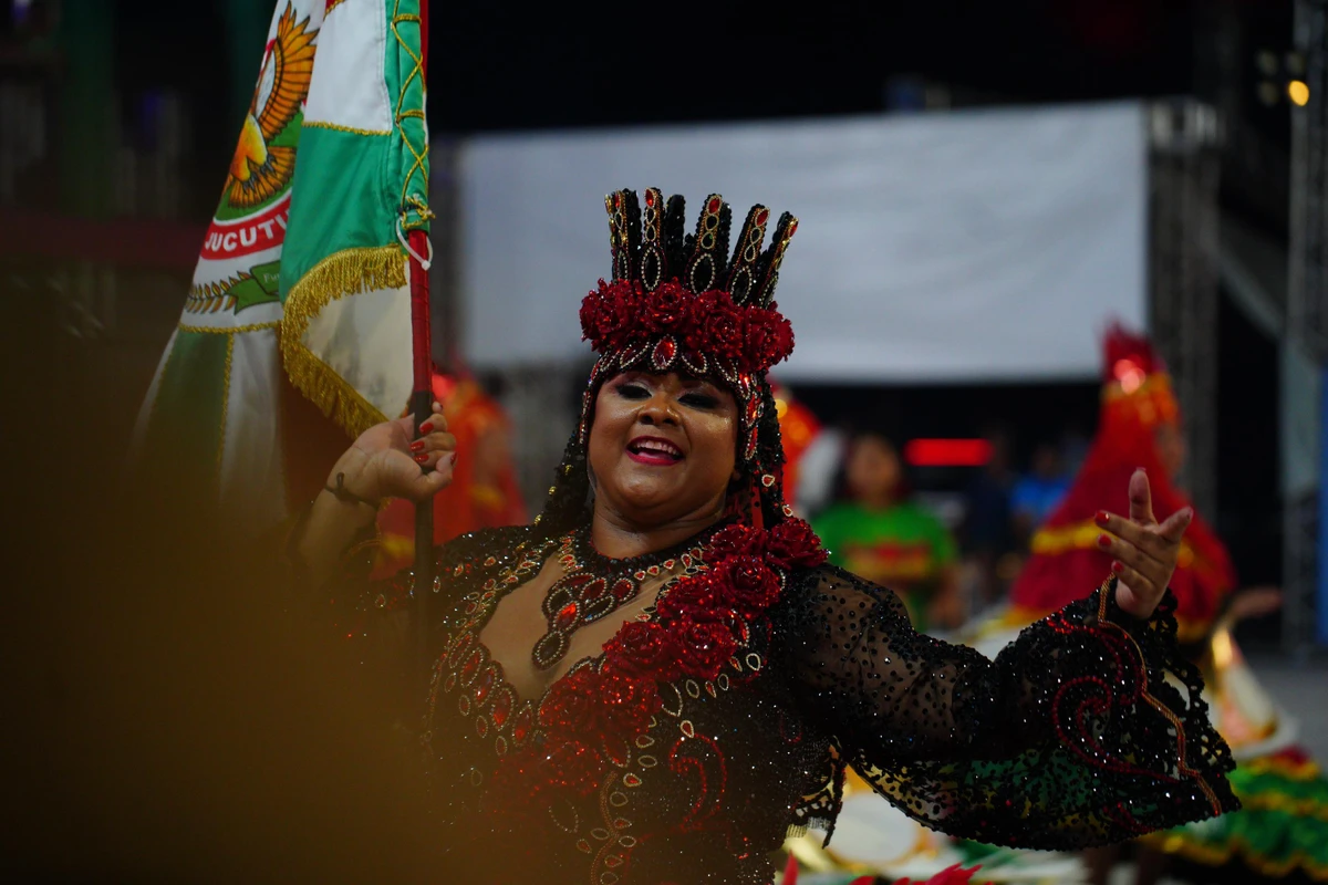 Confira o desfile da Jucutuquara no Carnaval 2026 por Fernando Madeira