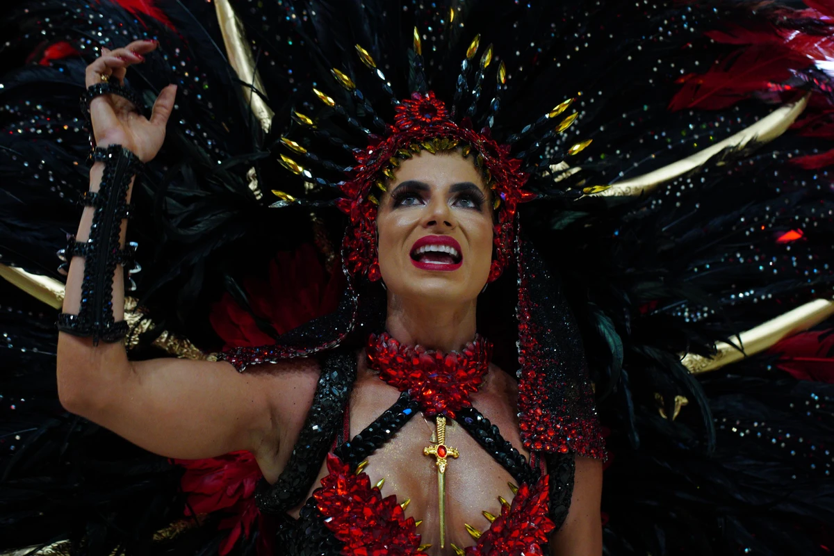 Confira o desfile da Jucutuquara no Carnaval 2026 por Fernando Madeira