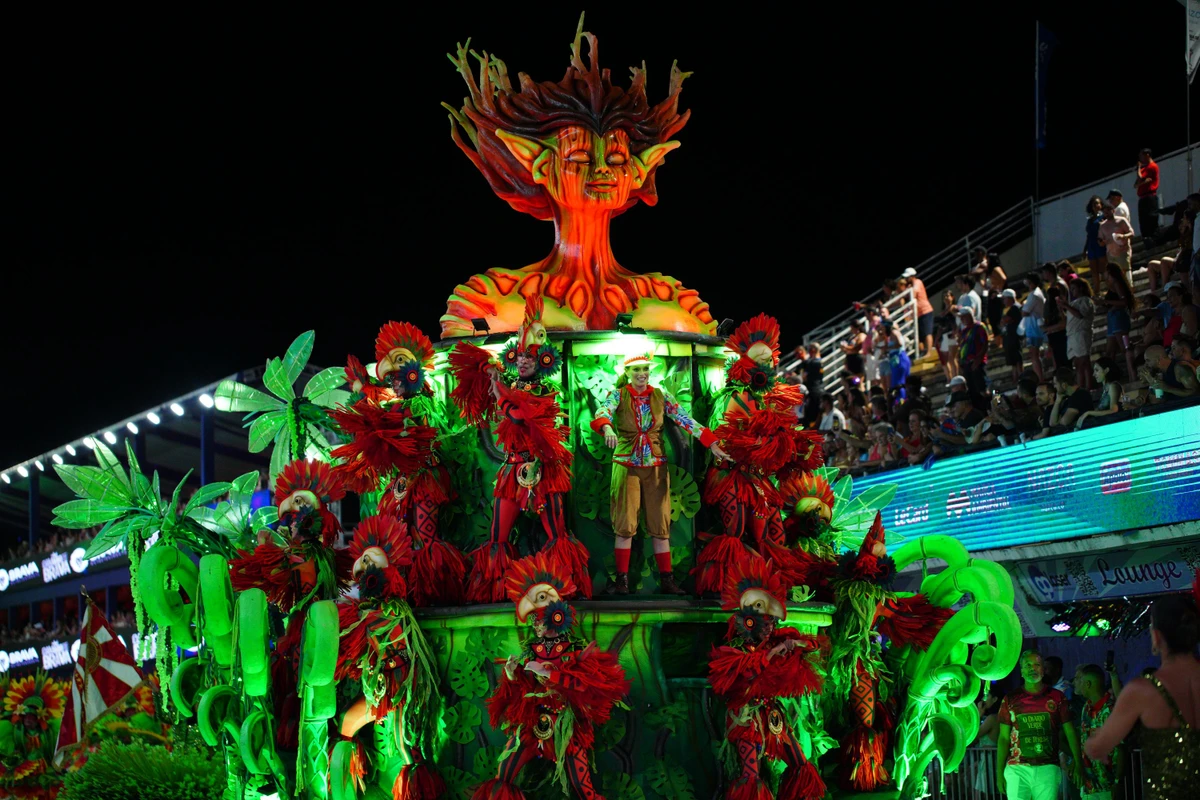 Confira o desfila da MUG no Carnaval 2026 por Fernando Madeira