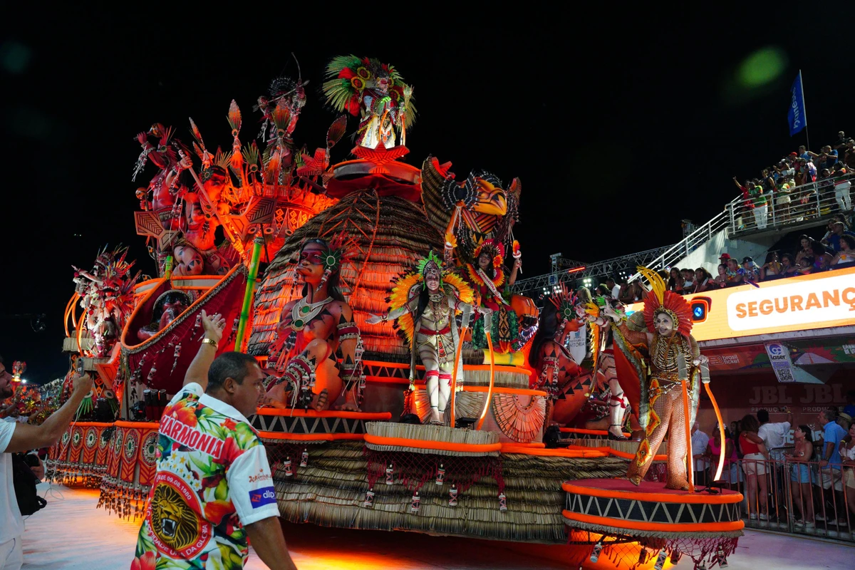 Confira o desfila da MUG no Carnaval 2026 por Fernando Madeira