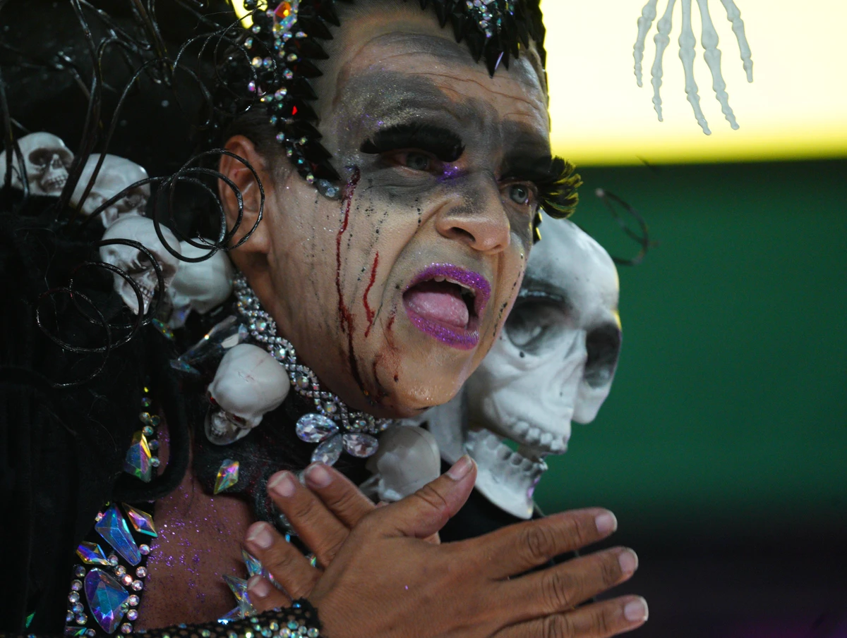 Novo Império por Ricardo Medeiros