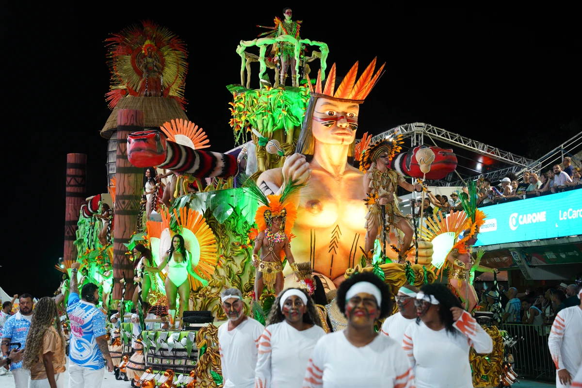 Novo Império por Ricardo Medeiros