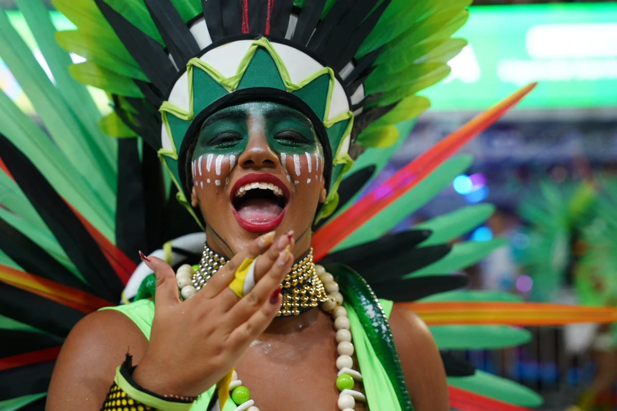 Novo Império por Ricardo Medeiros