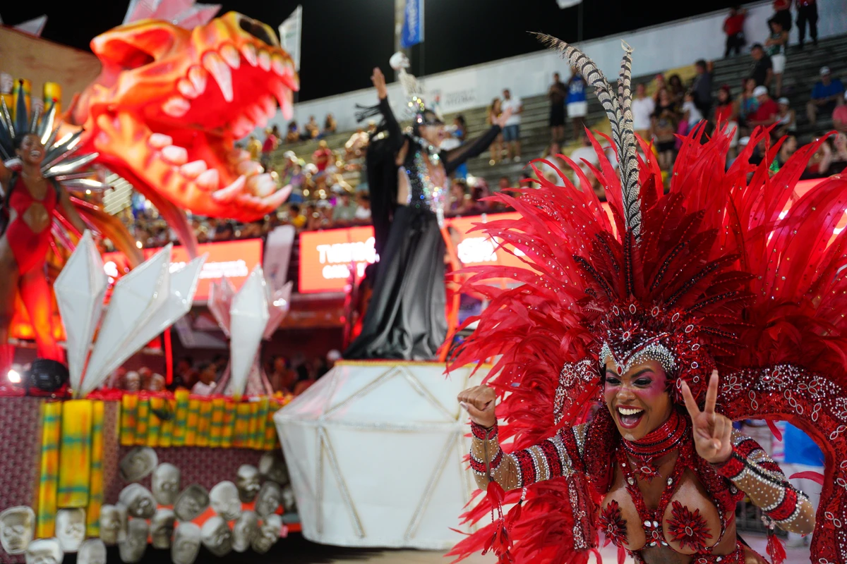 Novo Império por Ricardo Medeiros