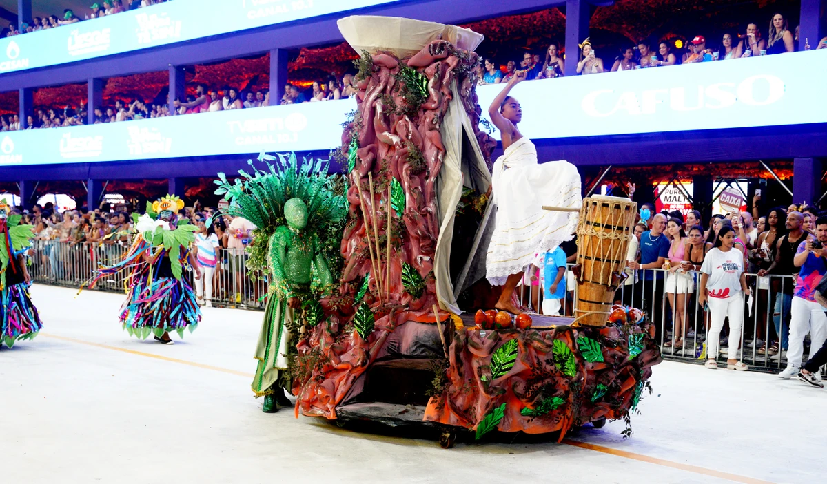 Novo Império por Ricardo Medeiros