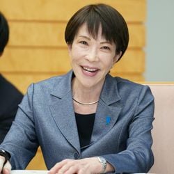 Coligação liderada pela atual primeira-ministra Sanae Takaichi deverá conquistar uma vitória decisiva, de acordo com projeções da mídia após o fechamento das urnas.