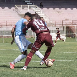 Gian Carlos, de pênalti, marcou o gol da vitória sobre a Locomotiva Grená, no Araripe