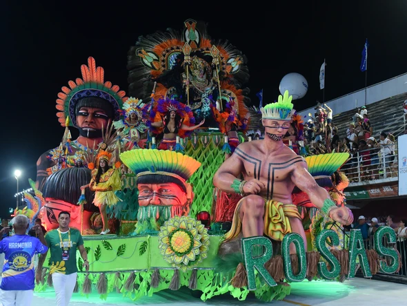 Confira o desfile da Escola de Samba Rosas de Ouro no Carnaval 2026 por Carlos Alberto Silva