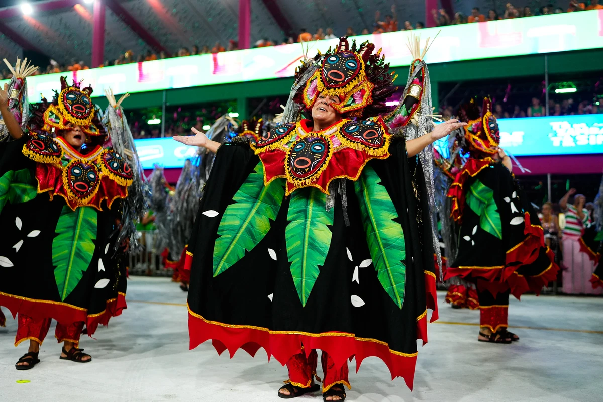 Desfile da escoa de Samba Independente de Boa Vista no Sambão do Povo por Vitor Jubini
