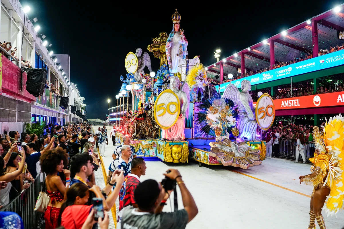 Desfile da escoa de Samba Independente de Boa Vista no Sambão do Povo por Vitor Jubini