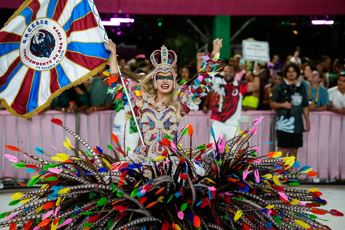 Desfile da escoa de Samba Independente de Boa Vista no Sambão do Povo por Vitor Jubini