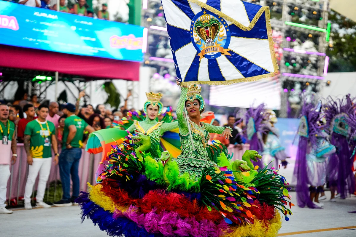 Desfile da escola de samba Andaraí no Sambão do Povo por Vitor Jubini