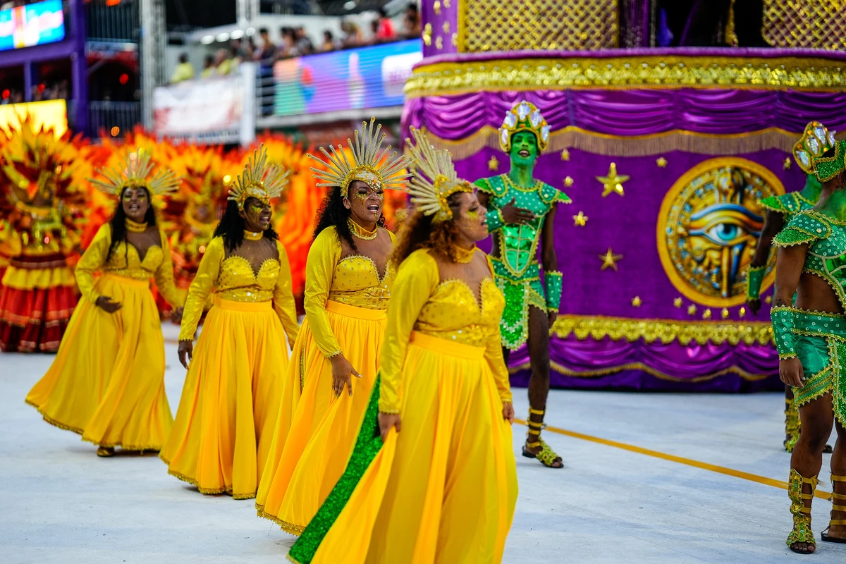 Desfile da escola de samba Andaraí no Sambão do Povo por Vitor Jubini