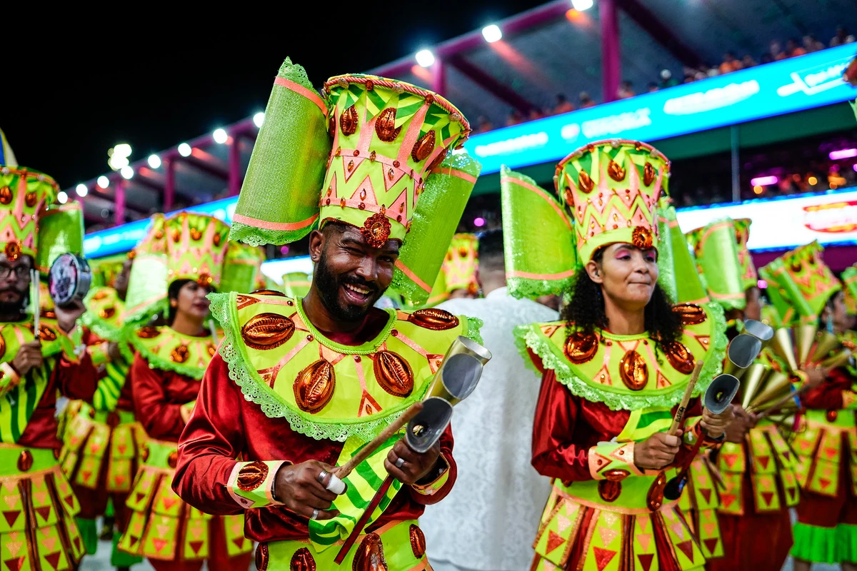 Desfile da escola de Samba Chegou o que Faltava no Sambão do Povo por Vitor Jubini