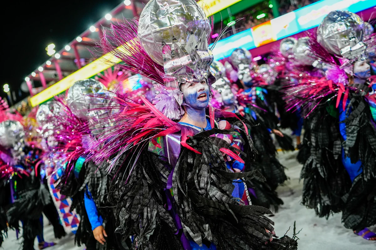 Desfile da escola de Samba Chegou o que Faltava no Sambão do Povo por Vitor Jubini