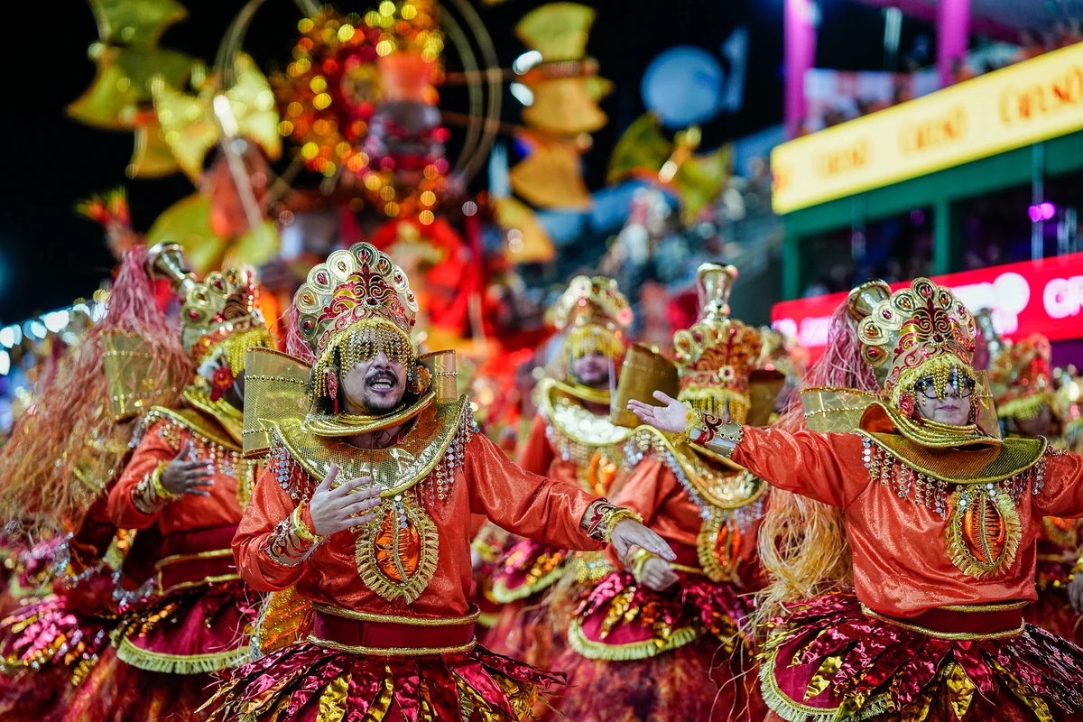 Desfile da escola de Samba Chegou o que Faltava no Sambão do Povo por Vitor Jubini